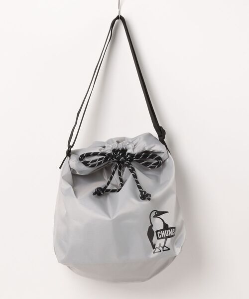 CHUMS(チャムス)の「【CHUMS/チャムス】 Easy-Go Drawstring Reversible Shoulder Bag(ショルダーバッグ・レディース・ブラック/その他1/ライトグレー/その他2・FREE)」の11枚目の写真
