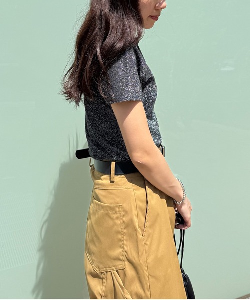 ISOOK(アイスー)の「【ISOOK / アイスー】クルーネックラメチビTシャツ / 半袖 クロップド丈 ショート丈 ラメ加工 シルバー ホワイト ブラック 白 黒 ZOZOTOWN限定(Tシャツ/カットソー・レディース・シルバー/ブラック・FREE)」の20枚目の写真
