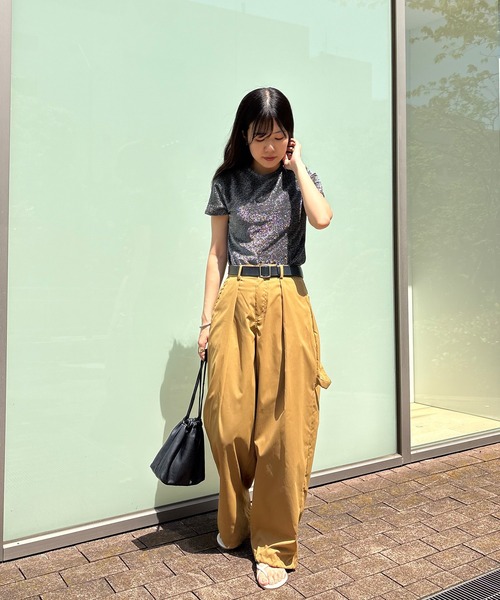 ISOOK(アイスー)の「【ISOOK / アイスー】クルーネックラメチビTシャツ / 半袖 クロップド丈 ショート丈 ラメ加工 シルバー ホワイト ブラック 白 黒 ZOZOTOWN限定(Tシャツ/カットソー・レディース・シルバー/ブラック・FREE)」の12枚目の写真