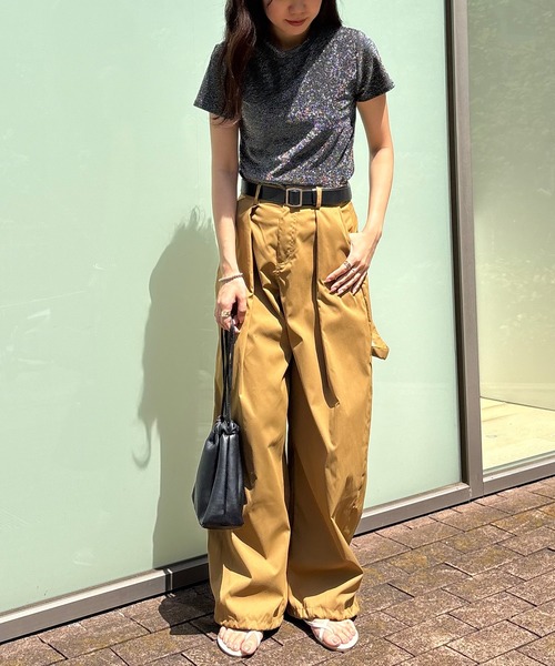 ISOOK(アイスー)の「【ISOOK / アイスー】クルーネックラメチビTシャツ / 半袖 クロップド丈 ショート丈 ラメ加工 シルバー ホワイト ブラック 白 黒 ZOZOTOWN限定(Tシャツ/カットソー・レディース・シルバー/ブラック・FREE)」の21枚目の写真