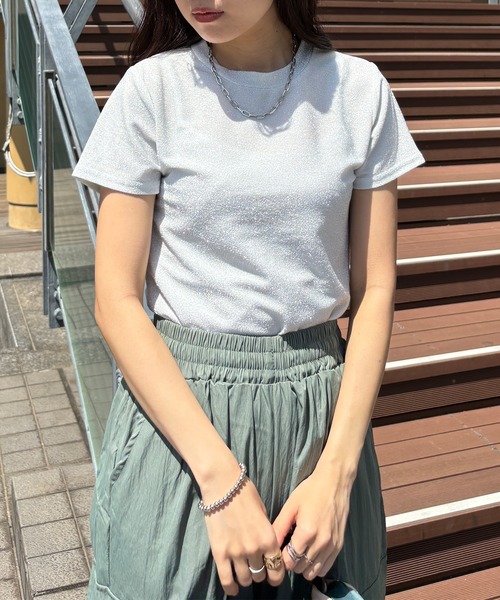 ISOOK(アイスー)の「【ISOOK / アイスー】クルーネックラメチビTシャツ / 半袖 クロップド丈 ショート丈 ラメ加工 シルバー ホワイト ブラック 白 黒 ZOZOTOWN限定(Tシャツ/カットソー・レディース・シルバー/ブラック・FREE)」の22枚目の写真