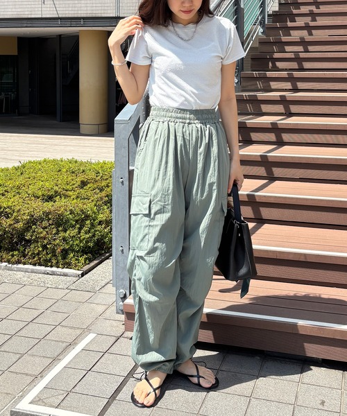 ISOOK(アイスー)の「【ISOOK / アイスー】クルーネックラメチビTシャツ / 半袖 クロップド丈 ショート丈 ラメ加工 シルバー ホワイト ブラック 白 黒 ZOZOTOWN限定(Tシャツ/カットソー・レディース・シルバー/ブラック・FREE)」の16枚目の写真