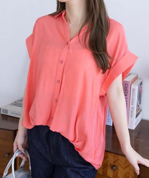 CLEAR BASIC（クリアベーシック）の「バックスピンドル裾タックフレンチスリーブブラウス[オフィスカジュアル 着回し抜群]（シャツ/ブラウス・レディース・オフホワイト/ブラック/ピンク/サックスブルー/ブルー系その他/ピンク系その他/ホワイト系その他・F）」の6枚目の写真