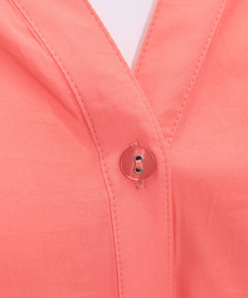 CLEAR BASIC（クリアベーシック）の「バックスピンドル裾タックフレンチスリーブブラウス[オフィスカジュアル 着回し抜群]（シャツ/ブラウス・レディース・オフホワイト/ブラック/ピンク/サックスブルー/ブルー系その他/ピンク系その他/ホワイト系その他・F）」の10枚目の写真