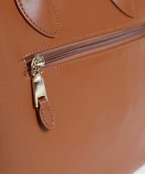 soins（ソワン）の「【牛革】ミニバッグチャーム付きスクエアボストンバッグ（ボストンバッグ・レディース・ブラック/キャメル・FREE）」の12枚目の写真