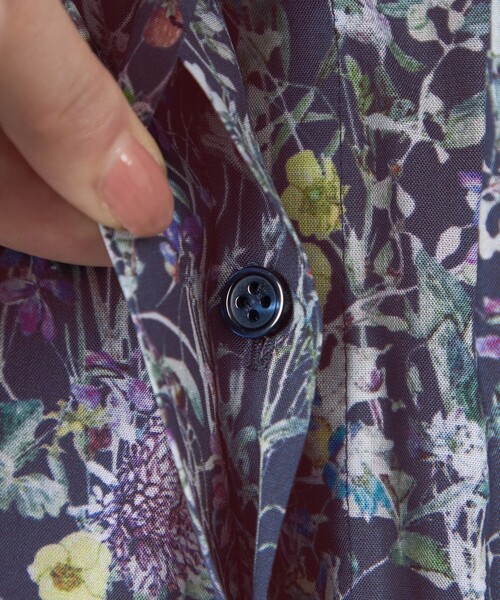 amaca(アマカ)の「【Anniversary Piece】ワイルドフラワープルオーバー(シャツ/ブラウス・レディース・ダークネイビー/オフホワイト・40/38)」の8枚目の写真