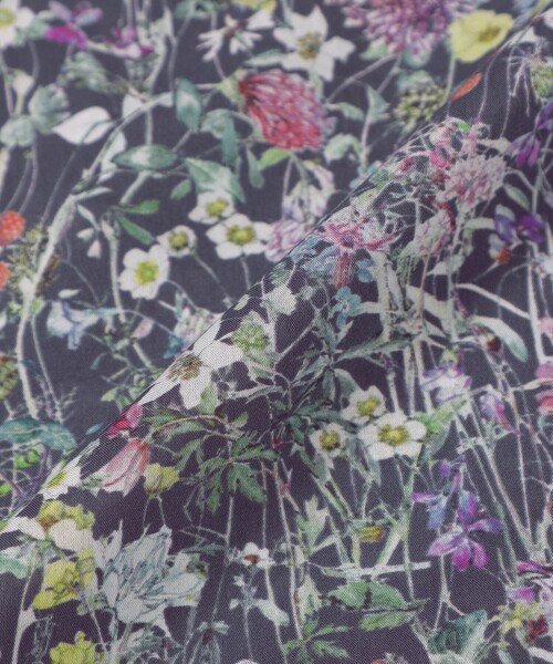 amaca(アマカ)の「【Anniversary Piece】ワイルドフラワープルオーバー(シャツ/ブラウス・レディース・ダークネイビー/オフホワイト・40/38)」の9枚目の写真