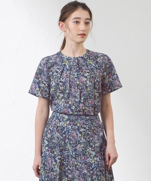 amaca(アマカ)の「【Anniversary Piece】ワイルドフラワープルオーバー(シャツ/ブラウス・レディース・ダークネイビー/オフホワイト・40/38)」の3枚目の写真