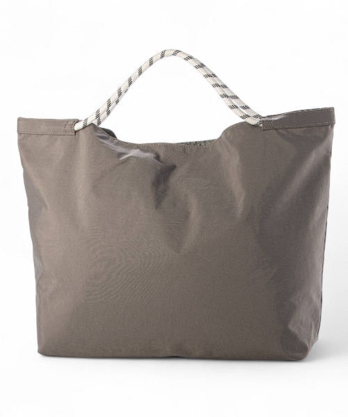 cache cache（カシュ カシュ）の「カシュカシュ cachecache / ウォッシャーナイロンパッカブルトート（トートバッグ・レディース・アイボリー/ブラック/グレー/ブラック系その他・FREE）」の9枚目の写真