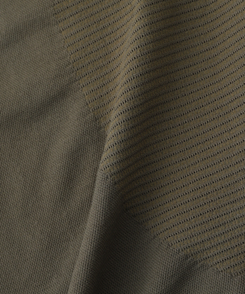 ROA(ロア)の「ROA / ロア Seamless Long Sleeve(Tシャツ/カットソー・メンズ・ブラウン系その他・SMALL/MEDIUM)」の5枚目の写真