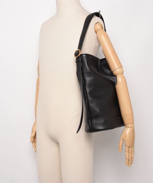 Beau're(ヴュレ)の「【BEAURE/ビュレ】Design Buckle Bucket ショルダー Bag(ショルダーバッグ・レディース・ベージュ/ブラック/アイボリー/ブラウン・FREE)」の19枚目の写真
