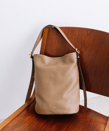 Beau're（ヴュレ）の「【BEAURE/ビュレ】Design Buckle Bucket ショルダー Bag（ショルダーバッグ）」