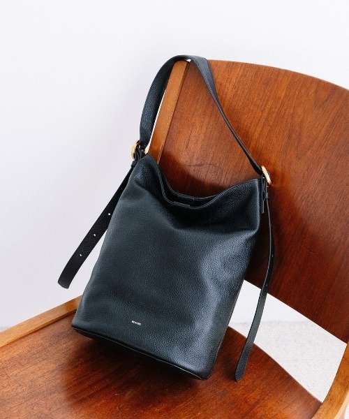 Beau're(ヴュレ)の「【BEAURE/ビュレ】Design Buckle Bucket ショルダー Bag(ショルダーバッグ・レディース・ベージュ/ブラック/アイボリー/ブラウン・FREE)」の3枚目の写真
