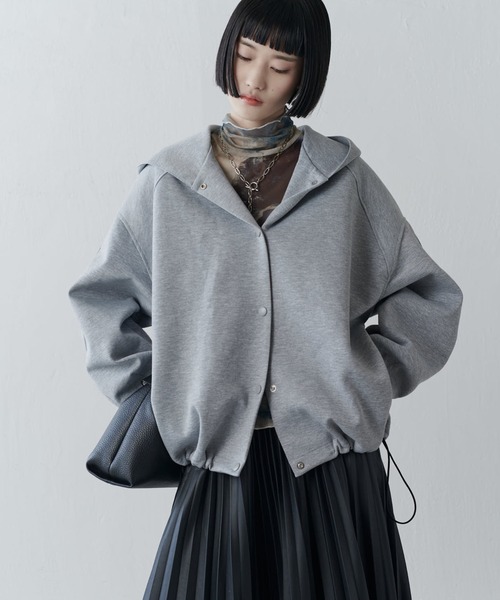 Lui's（ルイス）の「relaxスナップフードブルゾン（Tシャツ/カットソー・レディース・グレー/ブラック/ライトグレー・FREE）」の3枚目の写真