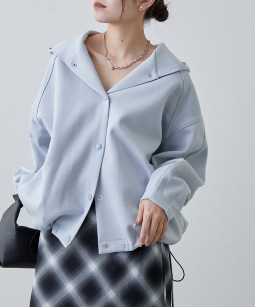 Lui's(ルイス)の「relaxスナップフードブルゾン(Tシャツ/カットソー・レディース・グレー/ブラック/ライトグレー/サックスブルー/チャコールグレー・FREE)」の5枚目の写真