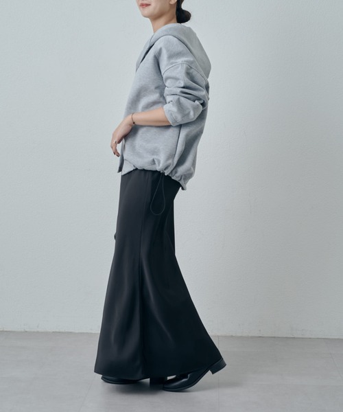 Lui's（ルイス）の「relaxスナップフードブルゾン（Tシャツ/カットソー・レディース・グレー/ブラック/ライトグレー・FREE）」の5枚目の写真