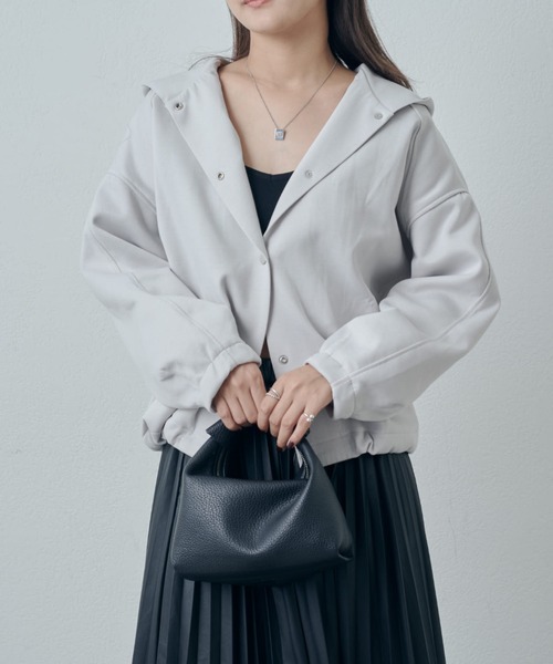 Lui's（ルイス）の「relaxスナップフードブルゾン（Tシャツ/カットソー・レディース・グレー/ブラック/ライトグレー・FREE）」の7枚目の写真