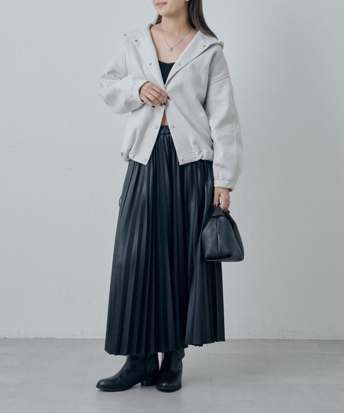 Lui's（ルイス）の「relaxスナップフードブルゾン（Tシャツ/カットソー・レディース・グレー/ブラック/ライトグレー・FREE）」の10枚目の写真