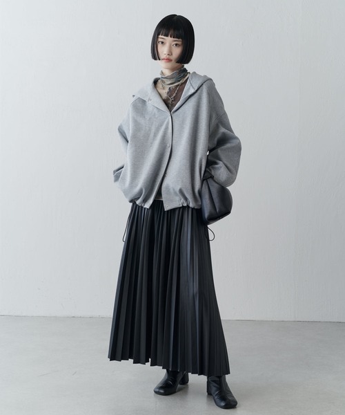 Lui's（ルイス）の「relaxスナップフードブルゾン（Tシャツ/カットソー・レディース・グレー/ブラック/ライトグレー・FREE）」の16枚目の写真