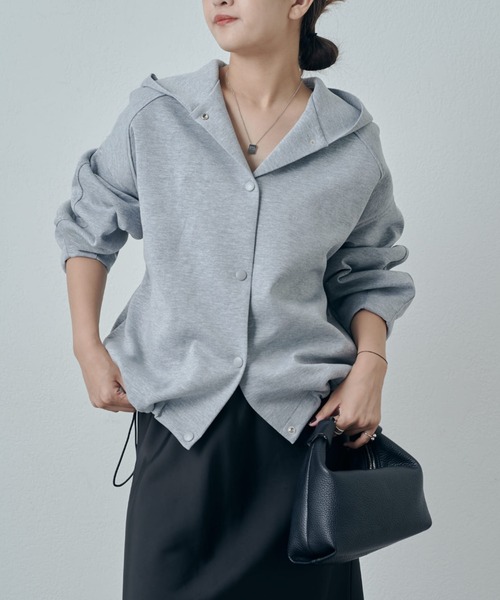 Lui's(ルイス)の「relaxスナップフードブルゾン(Tシャツ/カットソー・レディース・グレー/ブラック/ライトグレー/サックスブルー/チャコールグレー・FREE)」の20枚目の写真
