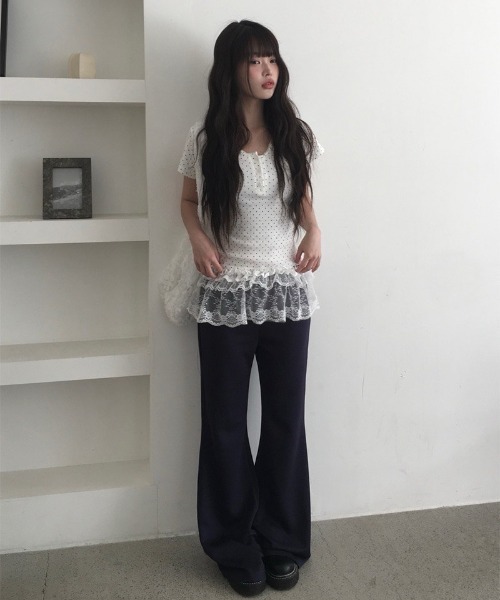 anyonemore（エニワンモア）の「スリムフィットウエストゴムブーツカットトレーニングパンツ（スウェットパンツ・レディース・ブラック/ネイビー/グレー・FREE）」の5枚目の写真