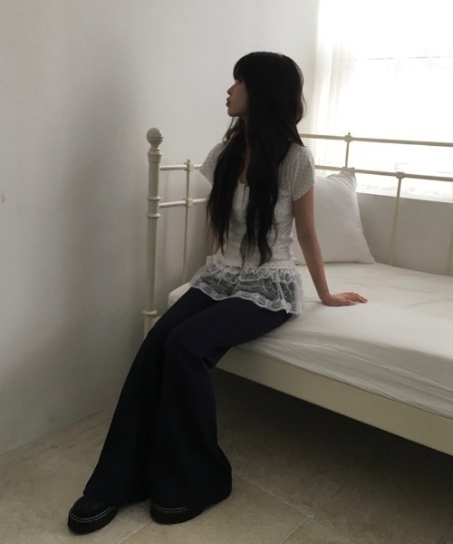 anyonemore（エニワンモア）の「スリムフィットウエストゴムブーツカットトレーニングパンツ（スウェットパンツ・レディース・ブラック/ネイビー/グレー・FREE）」の10枚目の写真