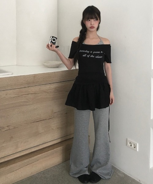 anyonemore（エニワンモア）の「スリムフィットウエストゴムブーツカットトレーニングパンツ（スウェットパンツ・レディース・ブラック/ネイビー/グレー・FREE）」の11枚目の写真