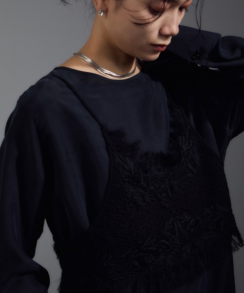 SALON adam et rope'（サロン アダム エ ロペ）の「レースシアーキャミソール［セットアップ対応］（キャミソール・レディース・ブラック/グレー・FREE）」の3枚目の写真