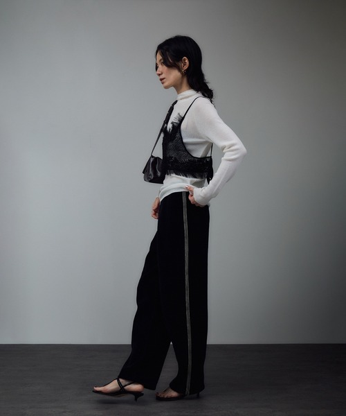 SALON adam et rope'（サロン アダム エ ロペ）の「レースシアーキャミソール［セットアップ対応］（キャミソール・レディース・ブラック/グレー・FREE）」の5枚目の写真