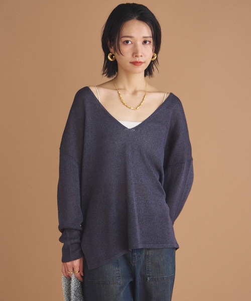 Doux archives(ドゥアルシーヴ)の「ペーパーヤーン深Vニット(ニット/セーター・レディース・キャメル/アイボリー/チャコールグレー・FREE)」の3枚目の写真