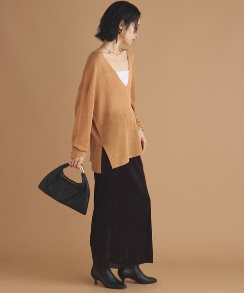 Doux archives(ドゥアルシーヴ)の「ペーパーヤーン深Vニット(ニット/セーター・レディース・キャメル/アイボリー/チャコールグレー・FREE)」の10枚目の写真