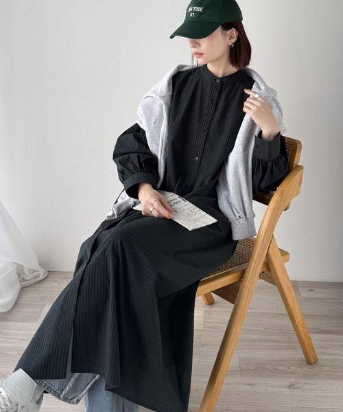 classicalelf（クラシカルエルフ）の「着方自在でロングシーズン活躍◎柄アソートバンドカラービッグシャツワンピ（シャツワンピース・レディース・ブラック系2/ホワイト/ブラック系1/ネイビー系・X-LARGE/SMALL/MEDIUM/LARGE）」の9枚目の写真