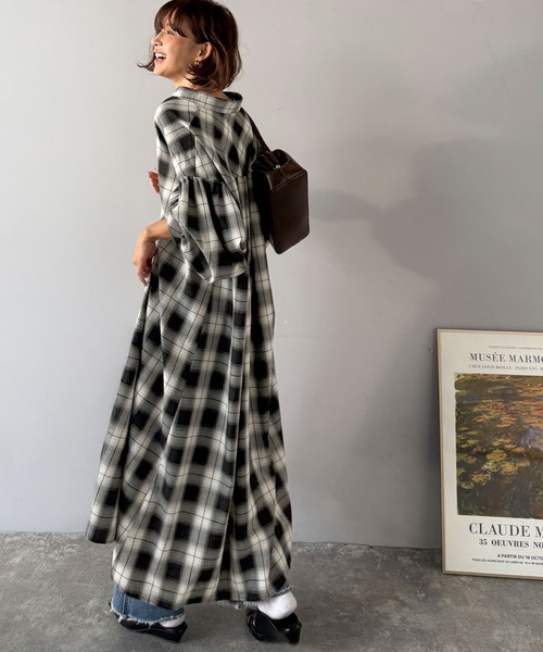 classicalelf（クラシカルエルフ）の「着方自在でロングシーズン活躍◎柄アソートバンドカラービッグシャツワンピ（シャツワンピース・レディース・ブラック系2/ホワイト/ブラック系1/ネイビー系・X-LARGE/SMALL/MEDIUM/LARGE）」の16枚目の写真