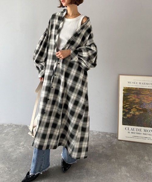 classicalelf（クラシカルエルフ）の「着方自在でロングシーズン活躍◎柄アソートバンドカラービッグシャツワンピ（シャツワンピース・レディース・ブラック系2/ホワイト/ブラック系1/ネイビー系・X-LARGE/SMALL/MEDIUM/LARGE）」の19枚目の写真