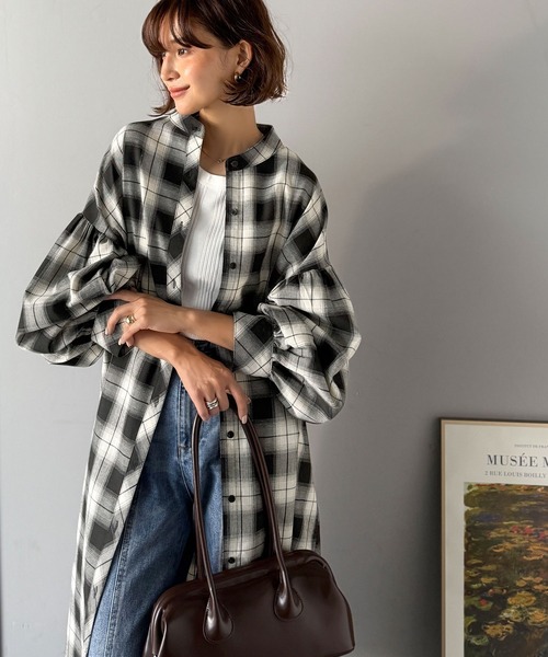 classicalelf（クラシカルエルフ）の「着方自在でロングシーズン活躍◎柄アソートバンドカラービッグシャツワンピ（シャツワンピース・レディース・ブラック系2/ホワイト/ブラック系1/ネイビー系・X-LARGE/SMALL/MEDIUM/LARGE）」の21枚目の写真