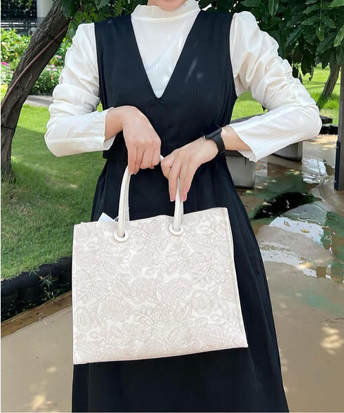 FREE'S MART(フリーズマート)の「エンボスペイズリーバッグ(トートバッグ・レディース・ブラック/カーキ/ホワイト/ブラウン/ピンク・フリ-)」の14枚目の写真