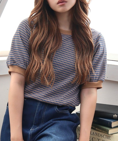 CECIL McBEE（セシルマクビー）の「ハニカム柄ジャガードトップス（Tシャツ/カットソー・レディース・ブラック/グリーン/ブルー・MEDIUM/LARGE）」の4枚目の写真