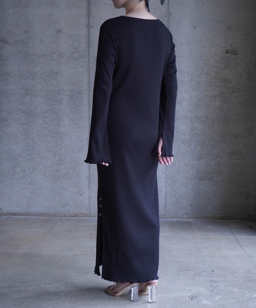 k3&co.(ケイスリーアンドコー)の「Thumbhole ribbed dress(ワンピース・レディース・ブラック/セージグリーン/レッド・ONE SIZE)」の8枚目の写真