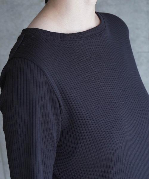 k3&co.(ケイスリーアンドコー)の「Thumbhole ribbed dress(ワンピース・レディース・ブラック/セージグリーン/レッド・ONE SIZE)」の10枚目の写真