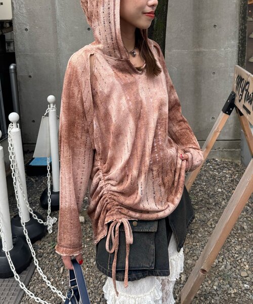 CIAOPANIC(チャオパニック)の「ショルダースリットタイダイフーディー(Tシャツ/カットソー・レディース・グリーン/イエロー/ブラウン・ONE SIZE)」の4枚目の写真