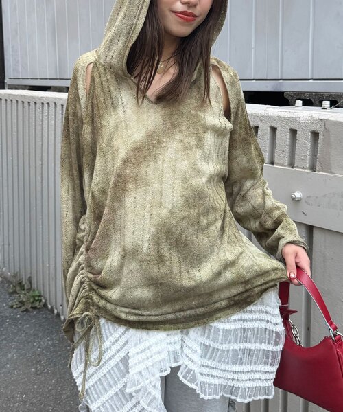 CIAOPANIC(チャオパニック)の「ショルダースリットタイダイフーディー(Tシャツ/カットソー・レディース・グリーン/イエロー/ブラウン・ONE SIZE)」の12枚目の写真