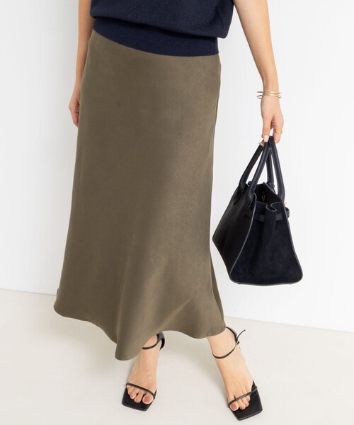 NOLLEY’S Sophi（ノーリーズソフィ）の「ウォッシャブルフェイクスエードバイヤスフレアスカート（スカート・レディース・ベージュ/ライトブルー/オリーブ・38/36/34）」の2枚目の写真