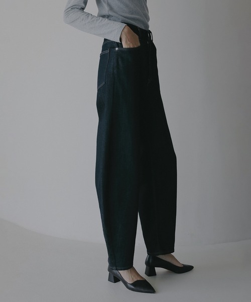 MANOF（マノフ）の「RED CARD×MANOF Valley CURVE DENIM（デニムパンツ・レディース・インディゴブルー・25/24/23）」の3枚目の写真