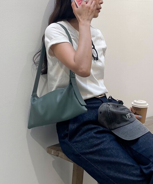 fredy emue(フレディエミュ)の「【@sora_522m企画】ワンショルベルトバッグ(ショルダーバッグ・レディース・ミント/ブラウン/ブラック・FREE)」の4枚目の写真