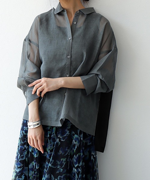 Jines（ジネス）の「シアーリネンライクシャツ（シャツ/ブラウス・レディース・ブラウン/ホワイト/チャコールグレー・38）」の2枚目の写真