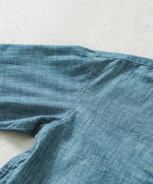 quadro(クオドロ)の「インディゴライトオンスダンガリー1ループボタンレギュラーシャツ(シャツ/ブラウス・メンズ・ネイビー・MEDIUM/LARGE)」の7枚目の写真