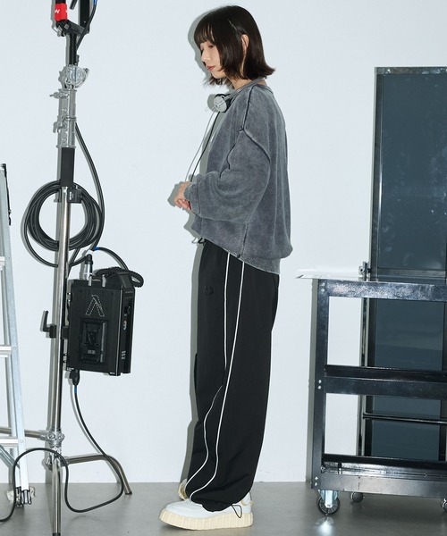 Anchor Smith（アンカー スミス）の「ヴィンテージ加工 スノーウォッシュ メタリックロゴクルーネックニット（ニット/セーター・レディース・グレイッシュベージュ/ブラック/ブラウン/チャコール/ワイン・L/M）」の21枚目の写真