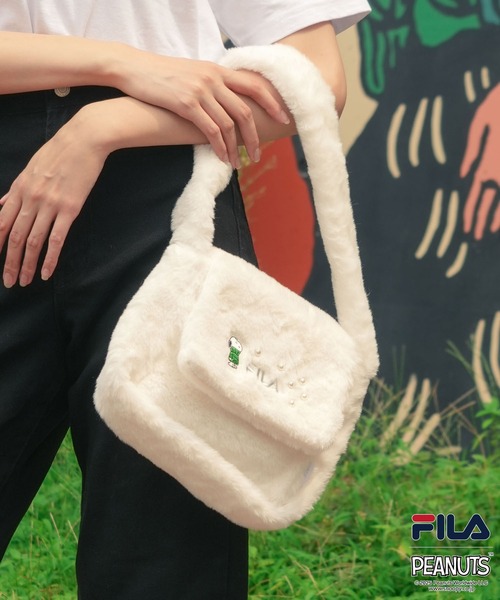 FILA(フィラ)の「【FILA/フィラ × PEANUTS/ピーナッツ】フェイクファーショルダーバッグ(ショルダーバッグ・レディース・ブラウン/クリアブルー/オフホワイト・FREE)」の21枚目の写真