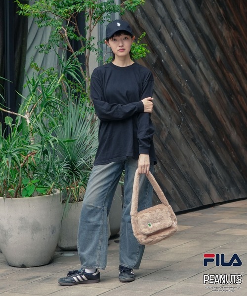 FILA(フィラ)の「【FILA/フィラ × PEANUTS/ピーナッツ】フェイクファーショルダーバッグ(ショルダーバッグ・レディース・ブラウン/クリアブルー/オフホワイト・FREE)」の16枚目の写真