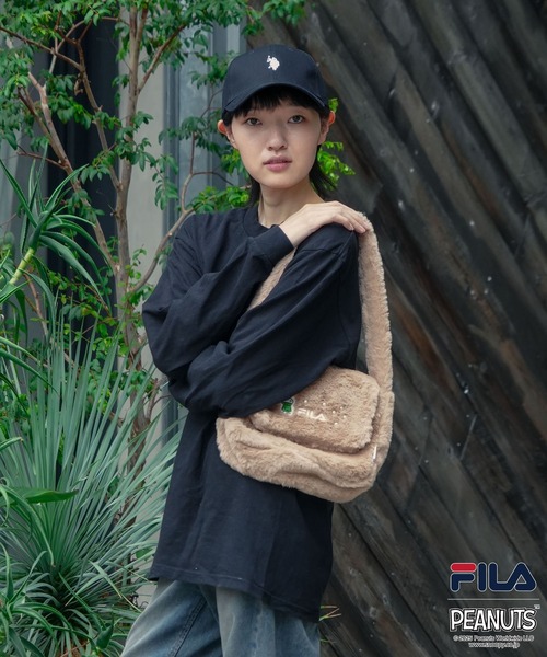 FILA(フィラ)の「【FILA/フィラ × PEANUTS/ピーナッツ】フェイクファーショルダーバッグ(ショルダーバッグ・レディース・ブラウン/クリアブルー/オフホワイト・FREE)」の17枚目の写真